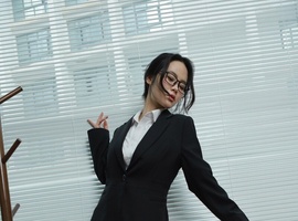 [IESS异思趣向] 2024.03.24 丝享家1697 兔兔《眼镜辣兔》 [84P-68.5M]