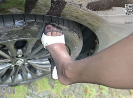 [IESS异思趣向] 1001系列.016 腿腿《自助洗车3》 [80P-100MB]