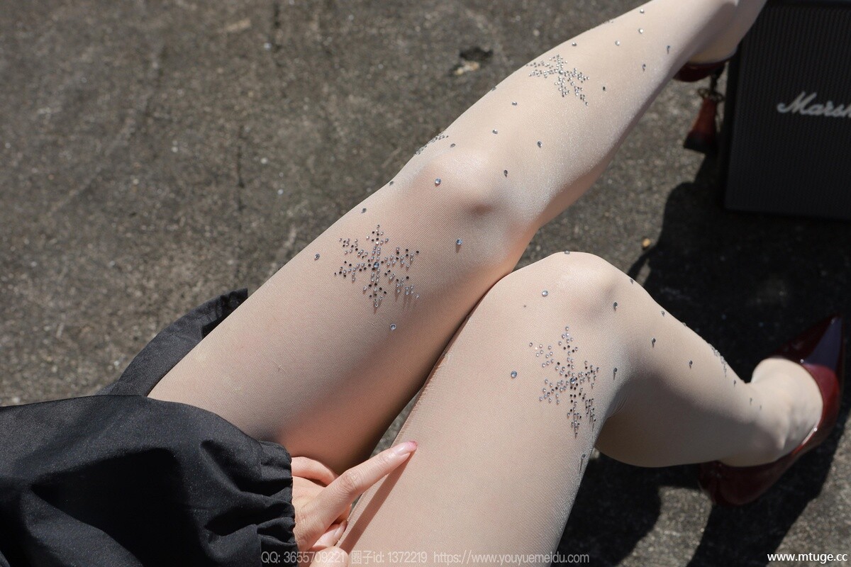 [IESS异思趣向] 2023.12.07 丝享家1605 婉萍《晒晒太阳》 [86P-103.4M]