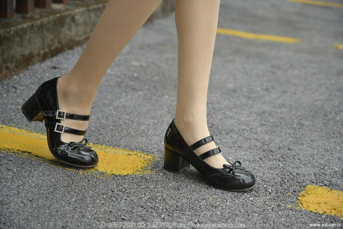 [IESS异思趣向] 2025.05.19 丝享家2057 团团《红裙子（下）》 [83P-140.6M]