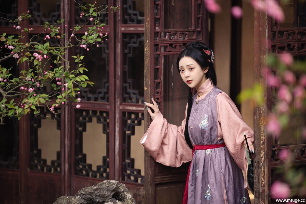 [YITUYU艺图语] 2021.07.16 海棠 煜月 [26+1P-376MB]