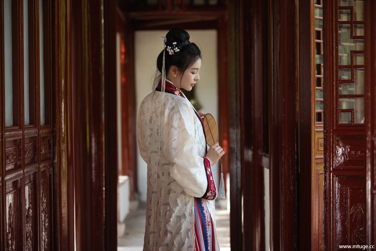 [YITUYU艺图语] 2021.08.27 小园游记 肖肖 [25+1P-438MB]