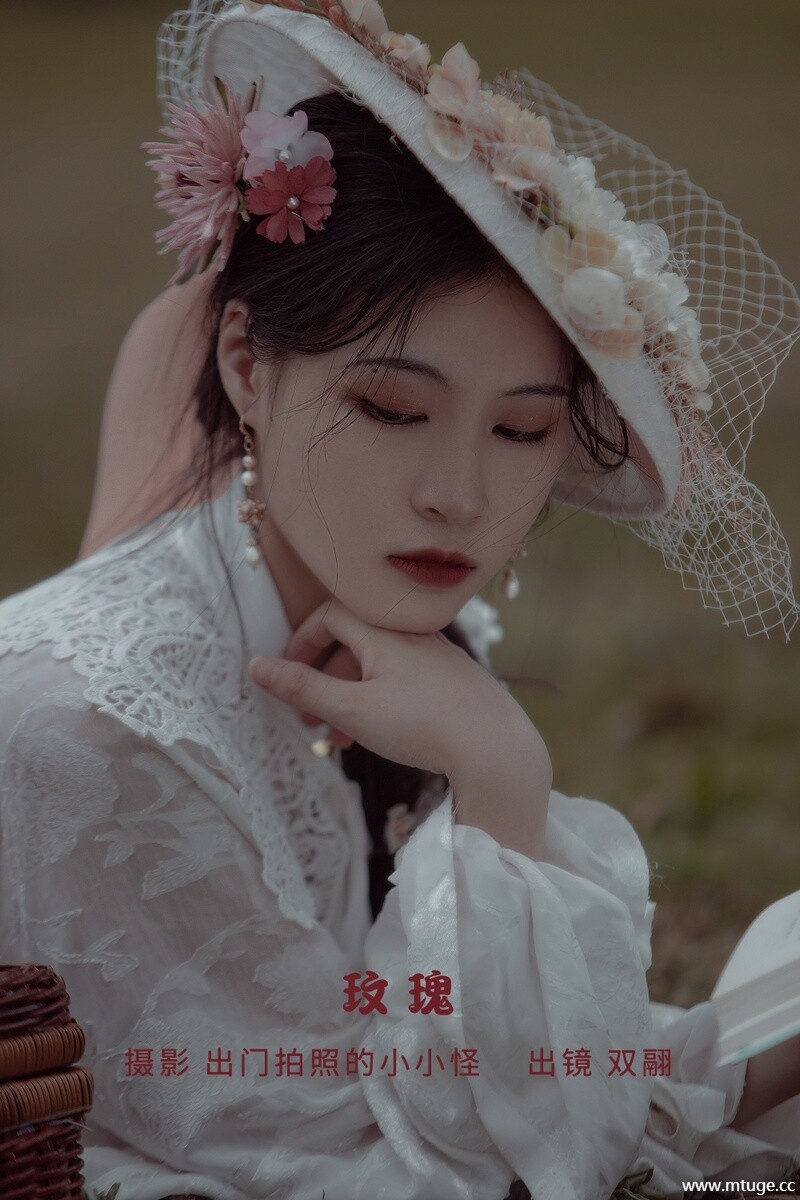 [YITUYU艺图语] 2022.09.29 玫瑰 努力搬砖的双翮 [27+1P-423MB]