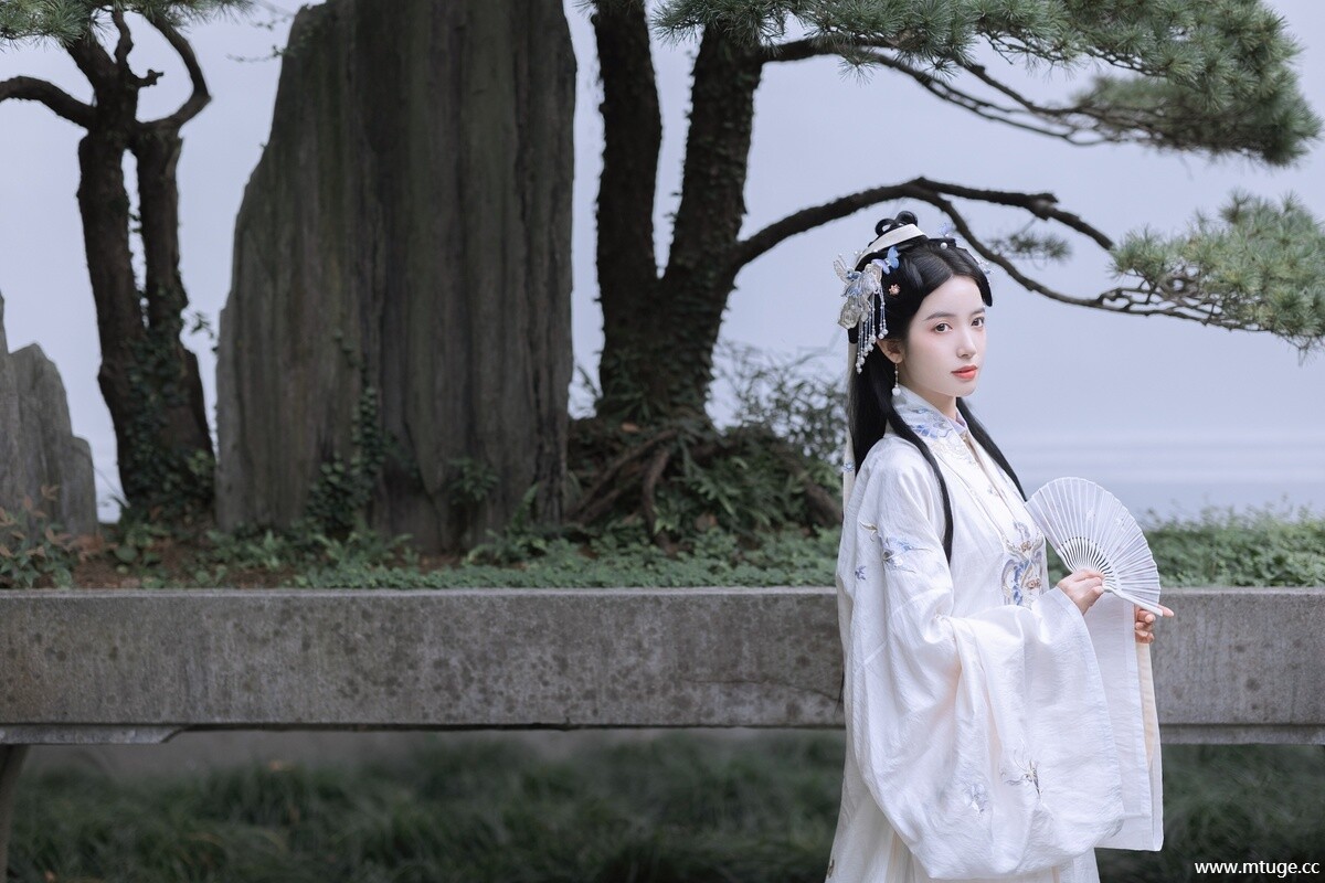 [YITUYU艺图语] 2022.11.20 梨园故梦 一只阿梦崽 [32+1P-315MB]
