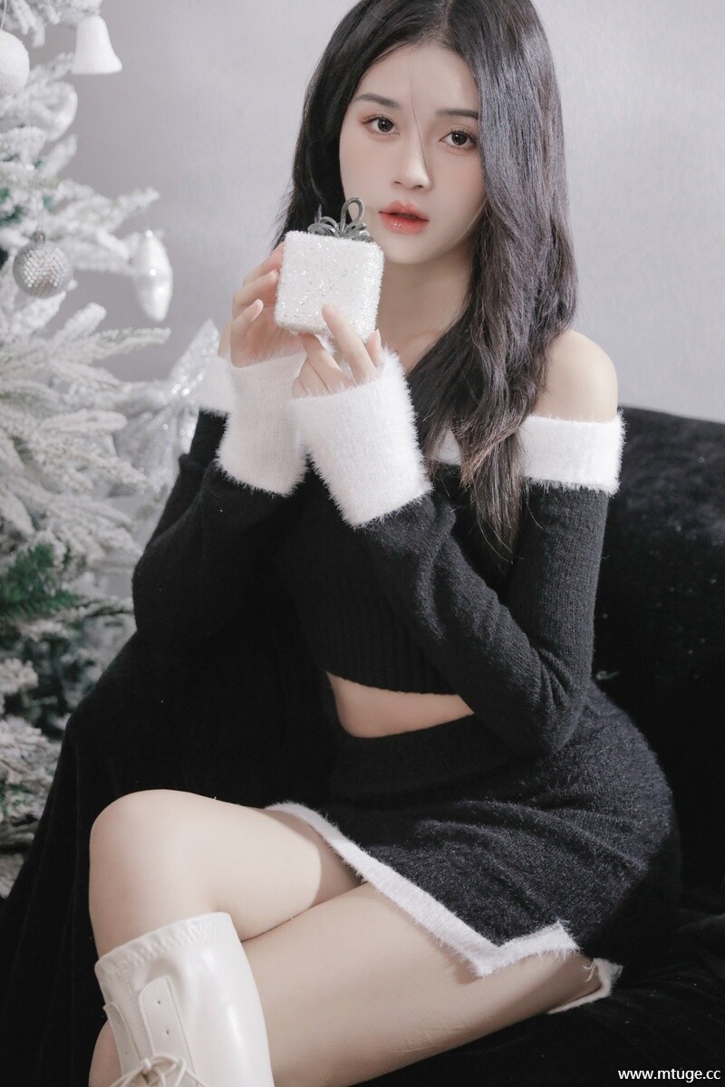 [YITUYU艺图语] 2022.12.11 圣诞少女 馨瑶XINYAO [24+1P-301MB]