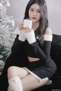 [YITUYU艺图语] 2022.12.11 圣诞少女 馨瑶XINYAO [24+1P-301MB]