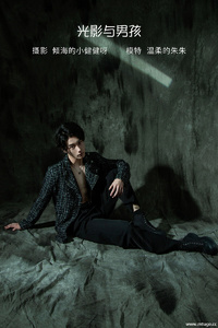 [YITUYU艺图语] 2022.08.03 光影与男孩 温柔的朱朱 [29+1P-360MB]