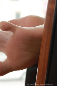 [IESS异思趣向] 2025.01.27 丝享家1961 小婕《红色针织裙（上）》 [88P-77.2M]