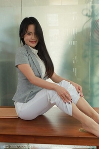 [IESS异思趣向] 2025.04.23 丝享家2035 兔兔《白色裤里丝》 [84P-61.7M]