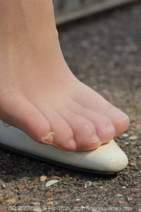 [IESS异思趣向] 2024.12.04 丝享家1915 小婕《白色短裙（下）》 [85P-120.5M]