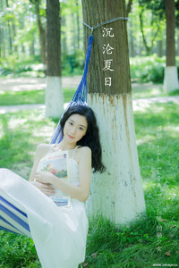 [YITUYU艺图语] 2022.07.17 沉沦夏日 饲猫少女- [39+1P-363MB]