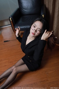 [IESS异思趣向] 2024.04.12 丝享家1714 兔兔《魅惑黑衣》 [84P-79.7M]