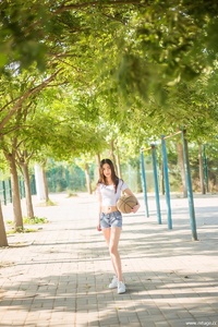 [YITUYU艺图语] 2022.07.04 轻风言语 爽爽 [19+1P-240MB]