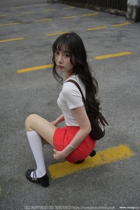 [IESS异思趣向] 2025.05.16 丝享家2055 团团《红裙子（上）》 [87P-157.3M]